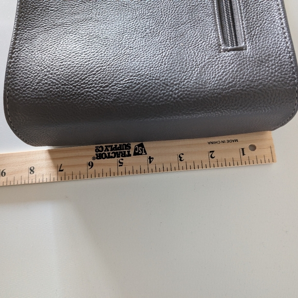 NWT MYFLAFFICO Chic Grey Pebbled Faux Leather Tote & Crossbody Bag - Picture 8 of 11